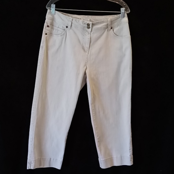 Christopher & Banks Pants - ♥️Christopher Banks stretch size 10 stretch Capri